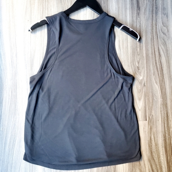 NWT Pure Barre Ombre Circle P Tank - Picture 3 of 4